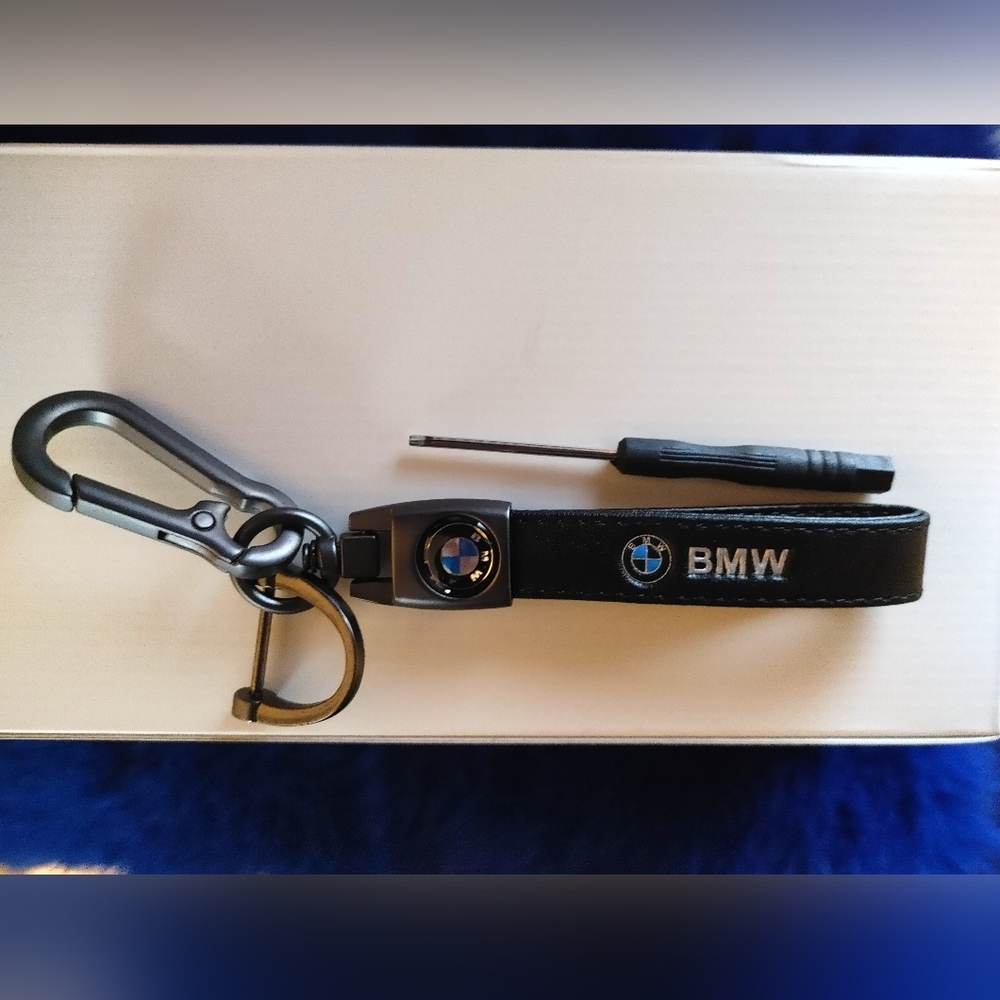 NEW BMW KEYCHAIN
